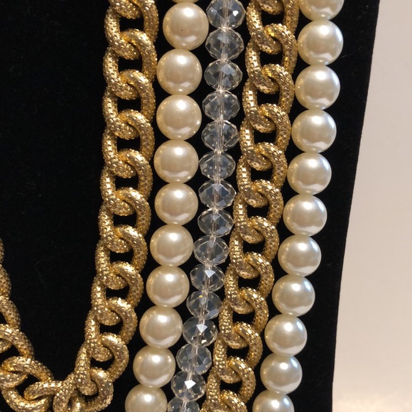 Multi strand faux Pearl gold tone chained necklace - Picture 2 of 6